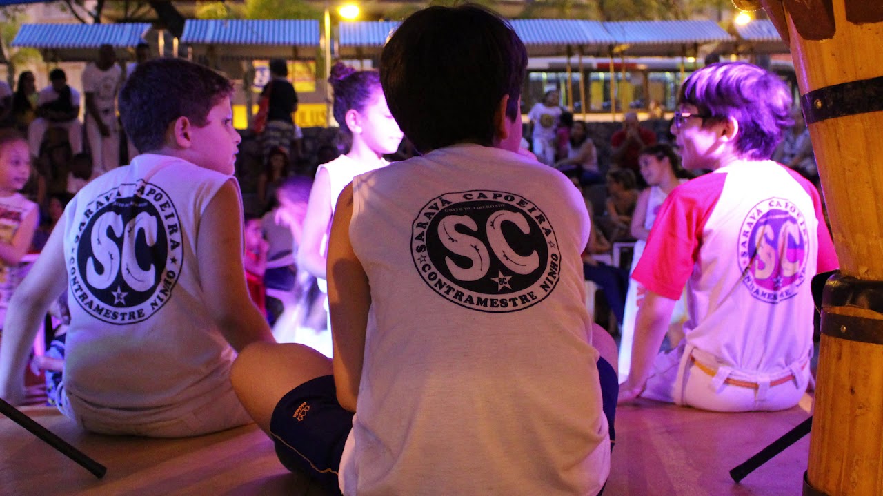 Capoeira na Praça com Grupo Saravá - Mestre Ninho