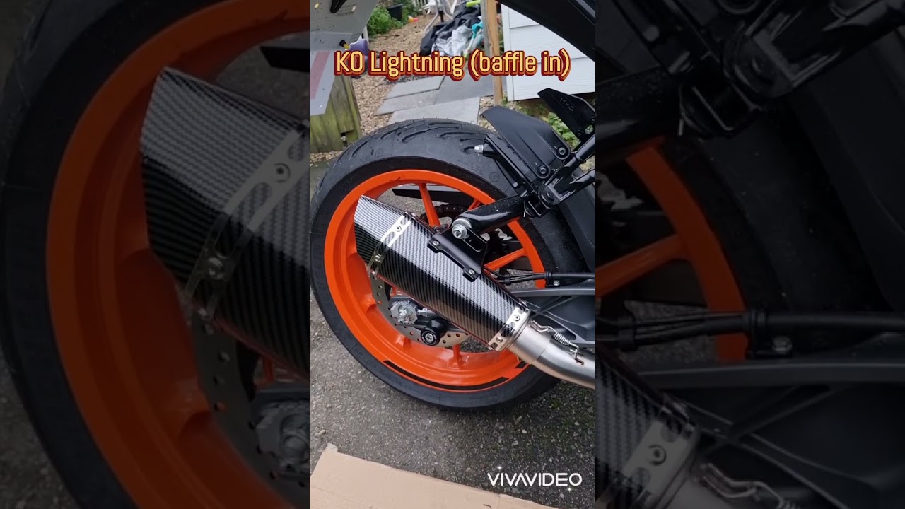 2021 KTM Duke 125 - KO Lightning Exhaust sound comparison