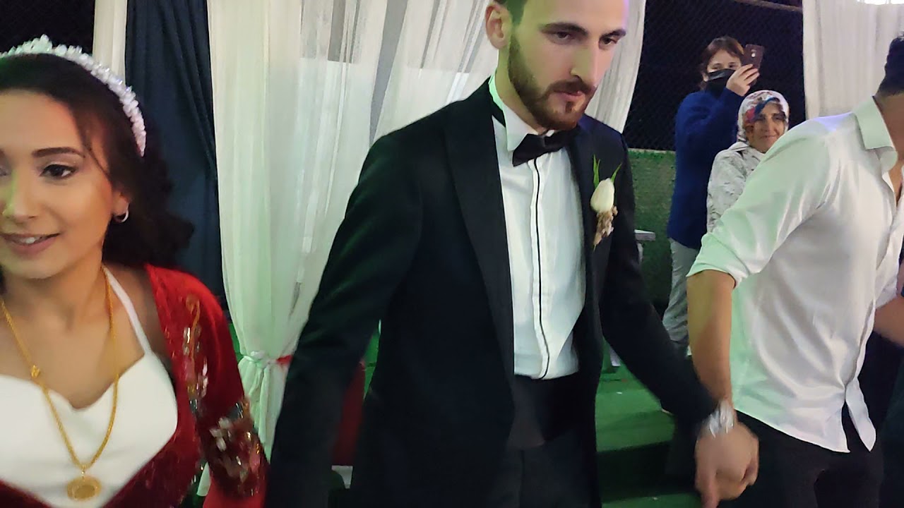 MERVE YAVUZUN KINA DÜĞÜNÜNDE HORONA BAK HORONA