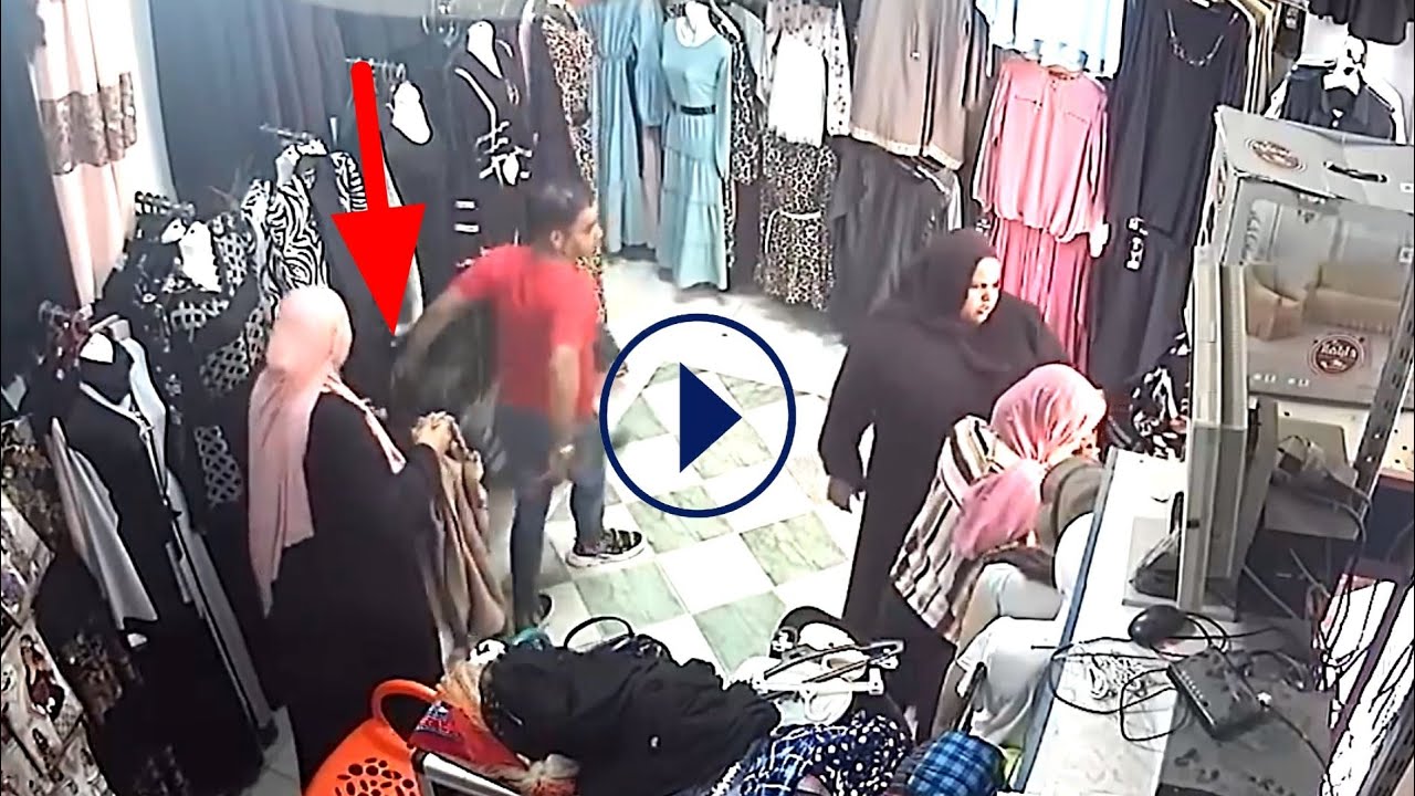 السنبلاوين .. سرقة في عز النهار إحتراف طريقة السرقة ولا خوف من الله