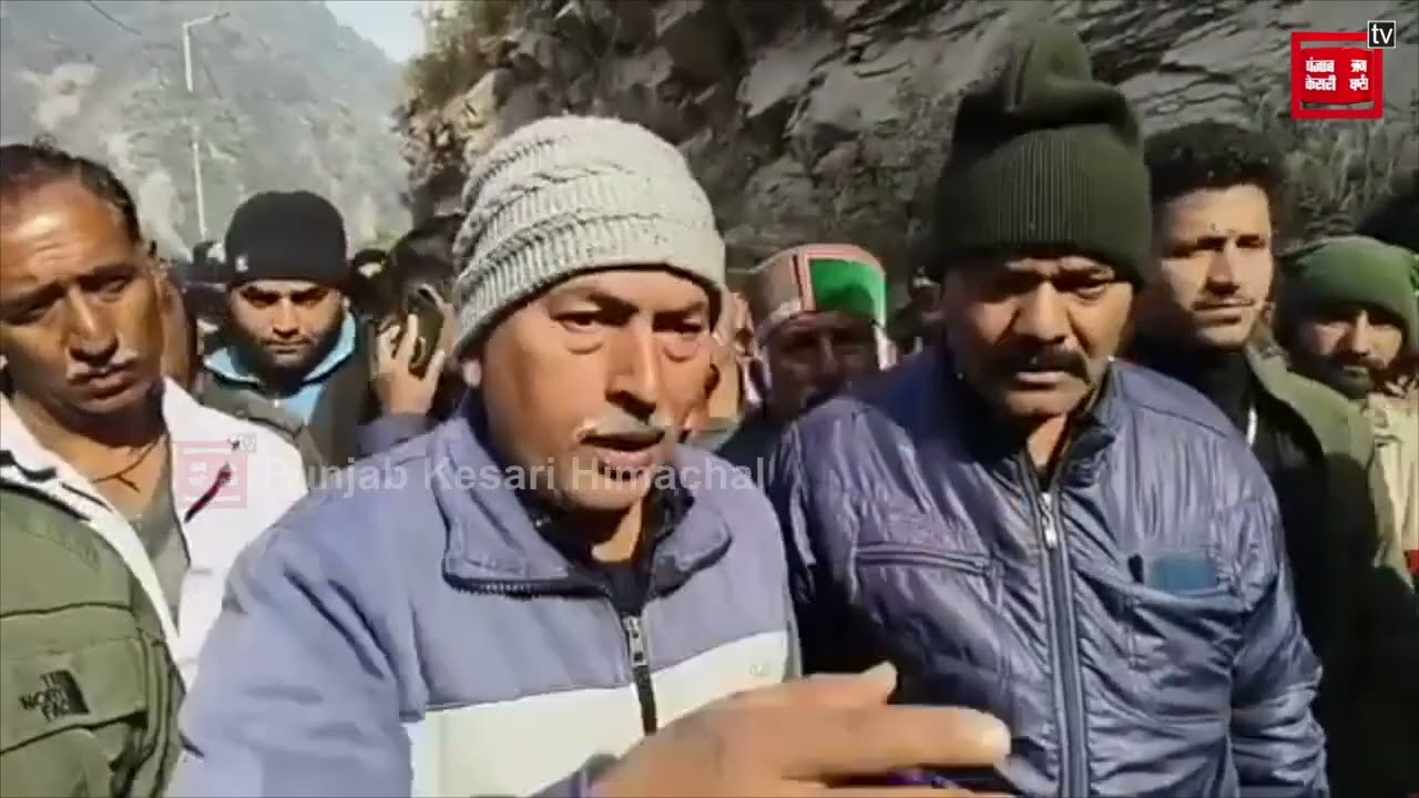 बिलासपुर:सतलुज में गिरा टिप्पर, चालक की मौ..त.. स्थानीय जनता का हंगामा