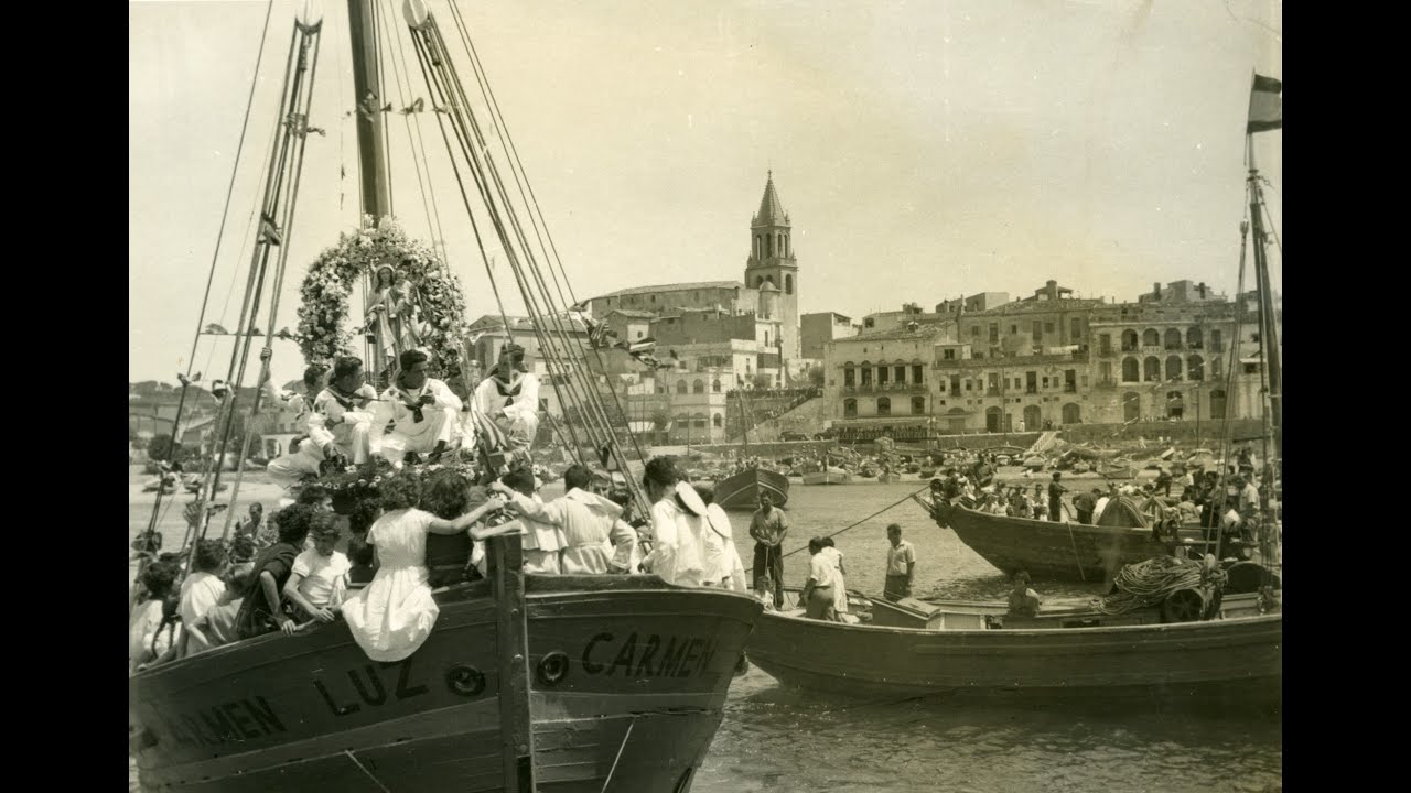 Festivitat de la Verge del Carme, carrers i platges de Palamós 1952-1977