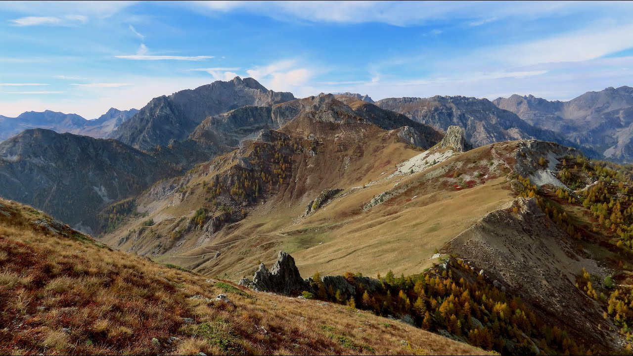 Rocca delle Sommette 2487 m - Valle Maira. Vista dalla vetta.