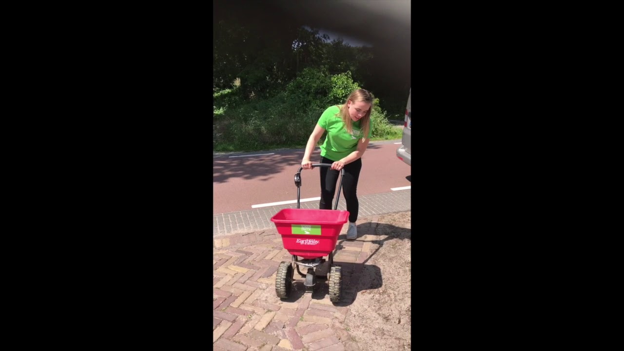 Schoonstraatje bestrating zout op 3 manieren strooien