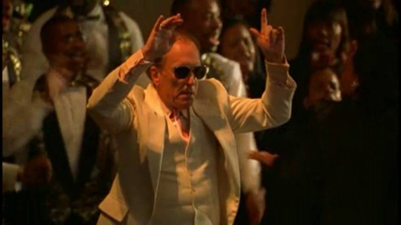Robert Duvall's triumphal entrance in the church (The Apostle)