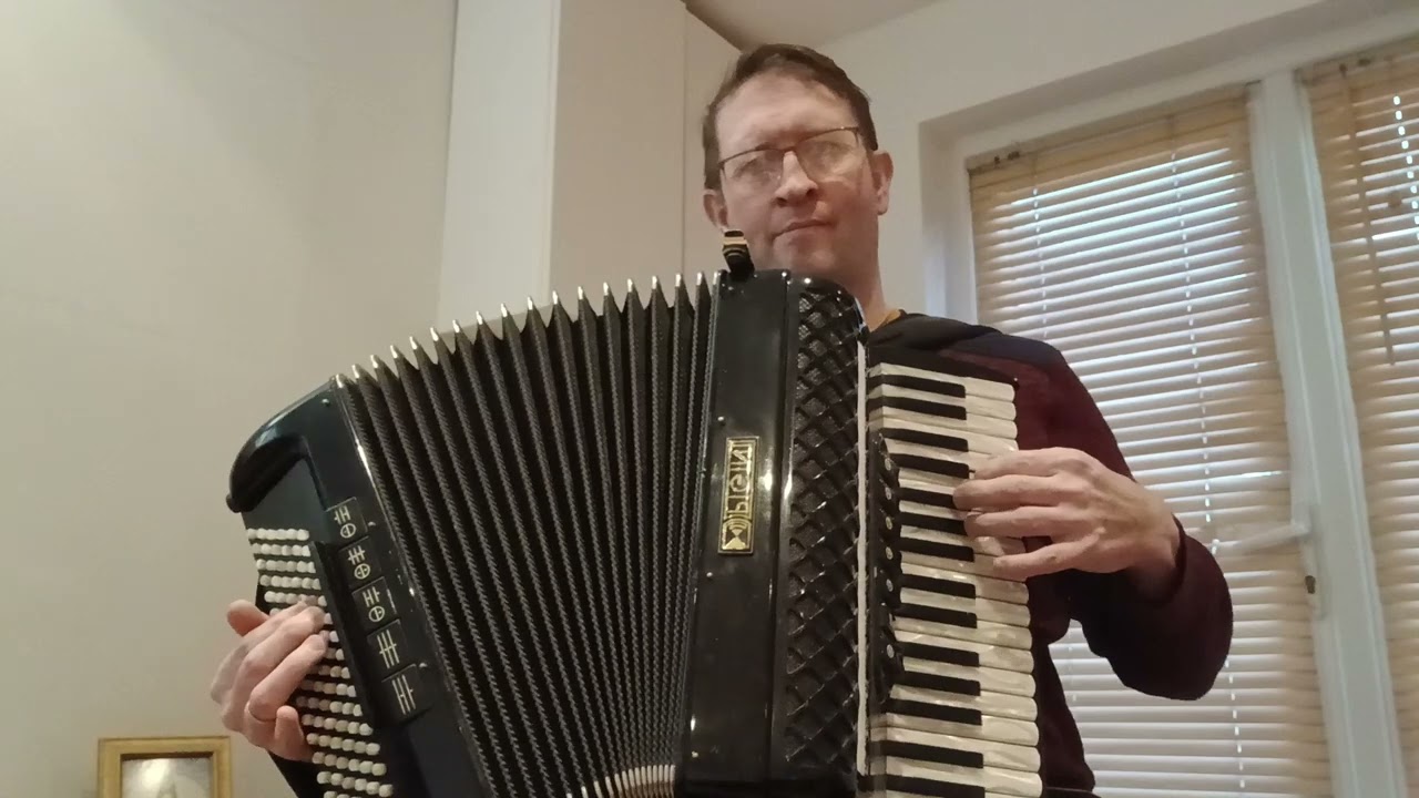 Cecil Pearls Step Dance Tune from East Anglia.  That i learnt from Jim Eldon.