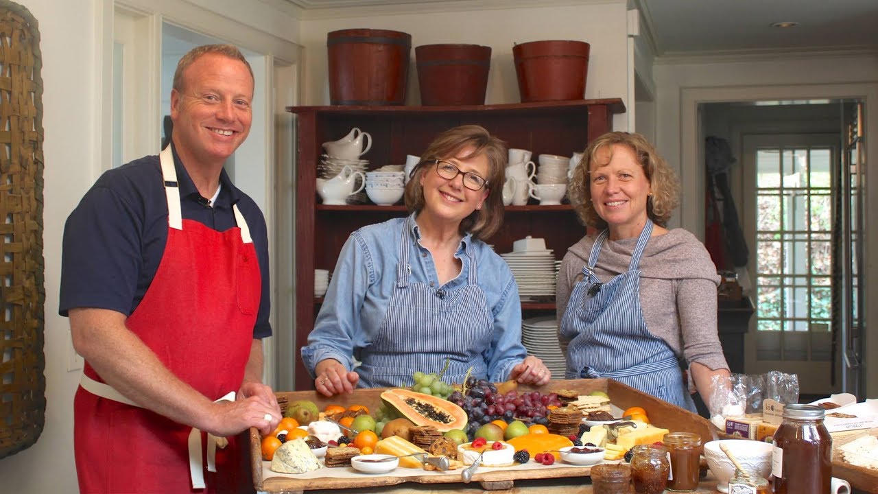 Create a Festive Cheeseboard This Holiday Season