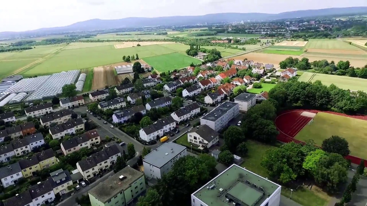 Otto-Hahn-Schule Frankfurt aus der Vogelperspektive