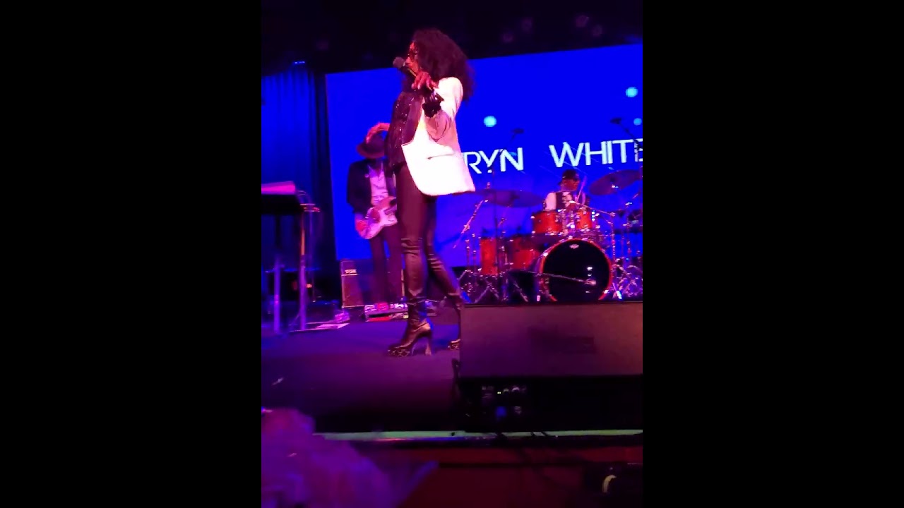 Karyn White live at Birchmere in VA part 1