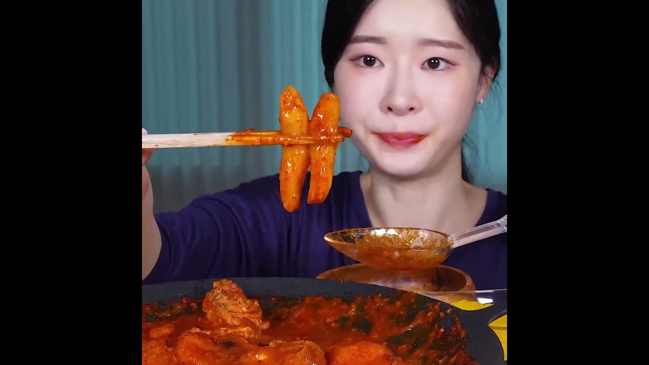 Spicy Chicken 🍗 Yupgi Dakbokkeumtang & Rice Balls | Mukbang ASMR