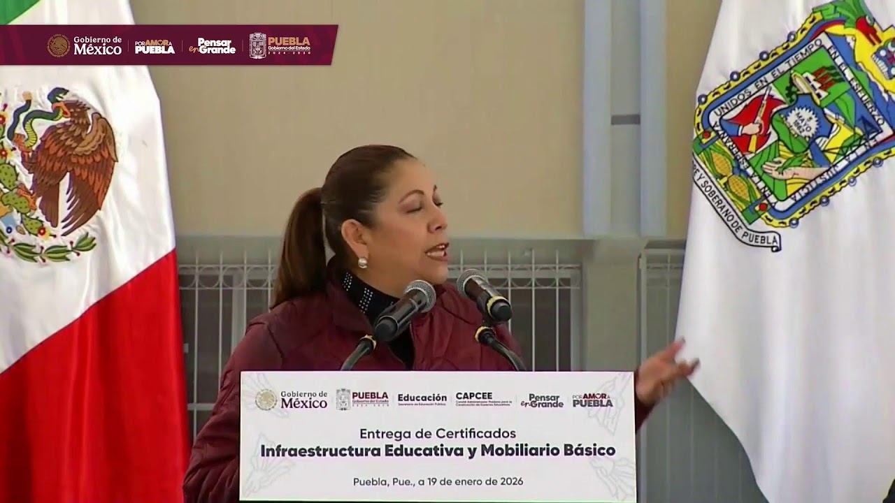 Entrega de certificados, infraestructura educativa y mobiliario en beneficio de escuelas poblanas