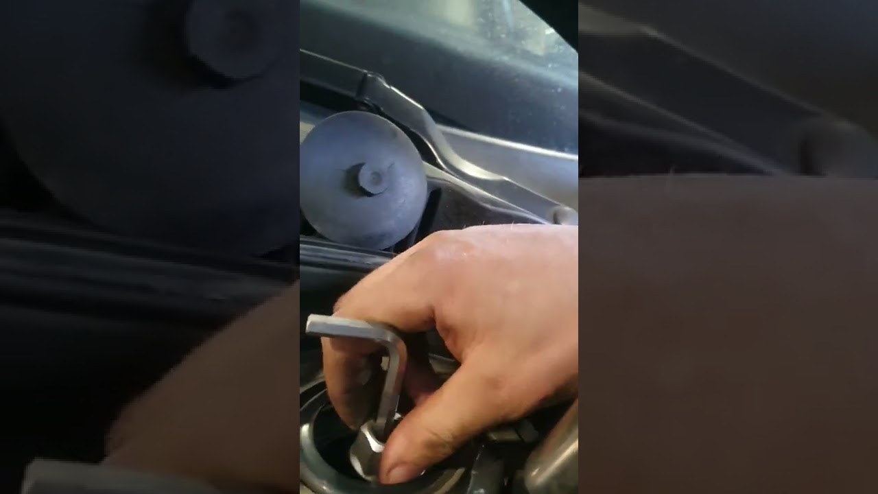 Wymiana  poduszki i łożyska amortyzatora bez demontażu amortyzatora. Bora Golf Fabia Octavia Passat.