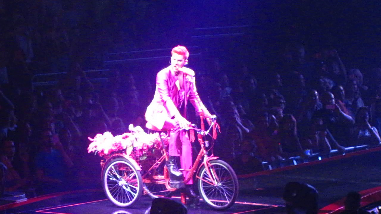 Queen + Adam Lambert - Don't Stop Me Now & Bicycle Race & I'm in Love with My Car