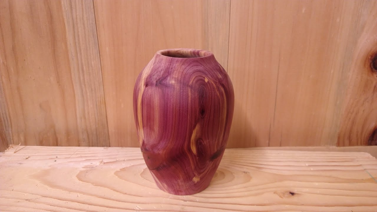 Woodturning a Cedar Vase
