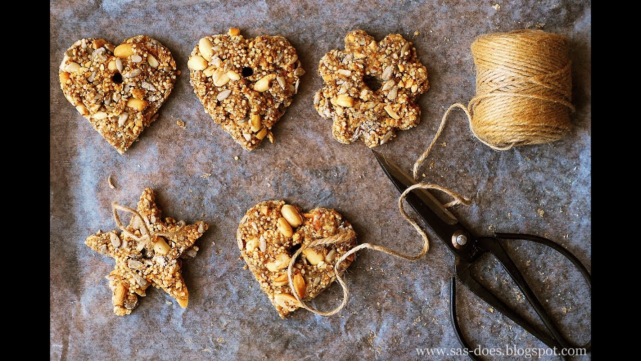 Nature Crafts / Make Your Own Bird Feeders