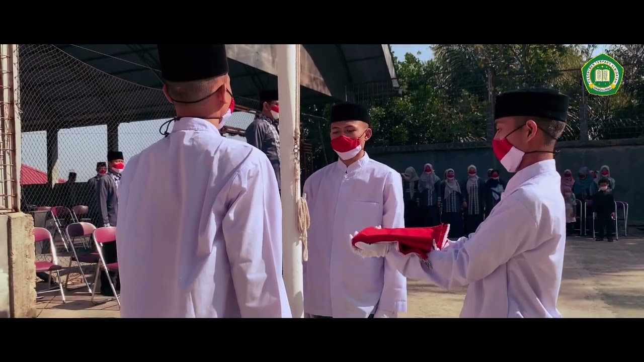 UPACARA PENGIBARAN BENDERA MERAH PUTIH  DIRGAHAYU REPUBLIK INDONESIA 76  MOMENT