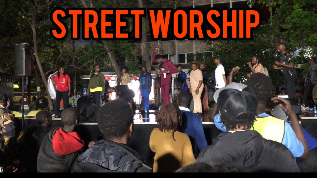 STREET WORSHIP-NAIROBI CBD OPP HILTON HOTEL #streetworship #gospel #jesus #God #music