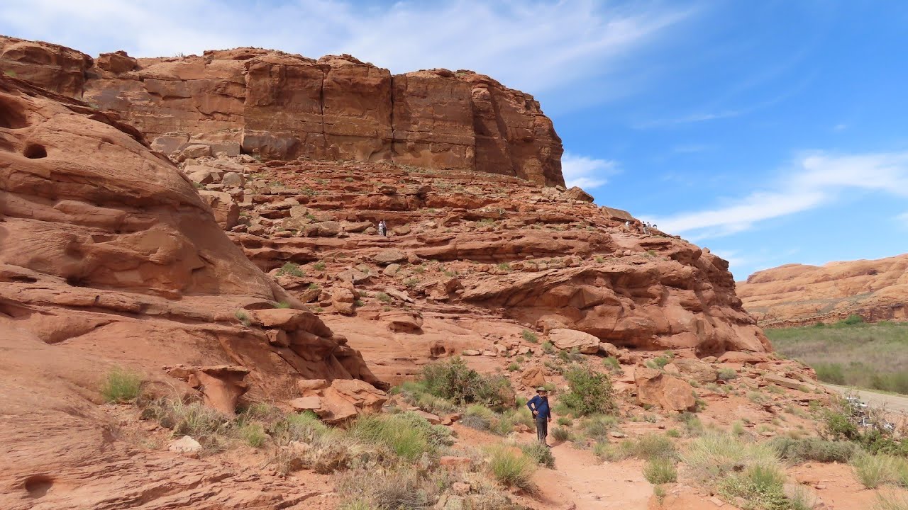 Potash Road Dinosaur Tracks and Petroglyphs - Moab - Utah