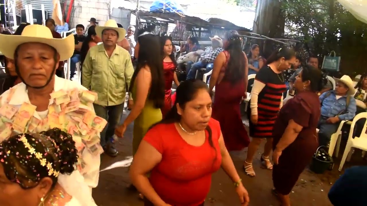 LOS NOBLES DE SANTANA EN SANTA ANITA MUNICIPIO DE COPANATOYAC