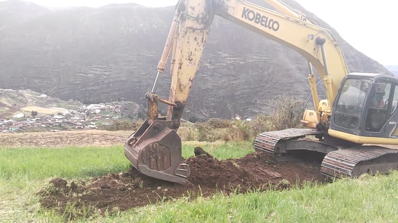 APERTURA DE TROCHA CARROZABLE HUATTA 2