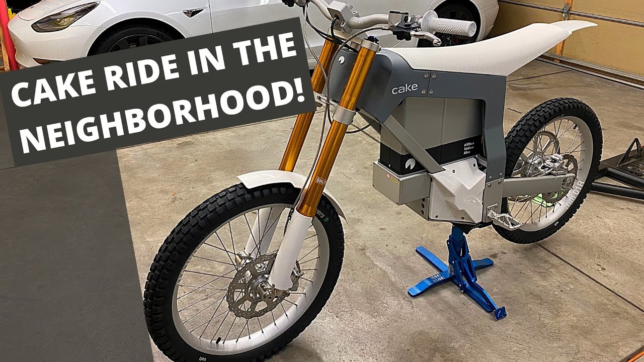 Cake Electric Dirt Bike Rip in the Neighborhood