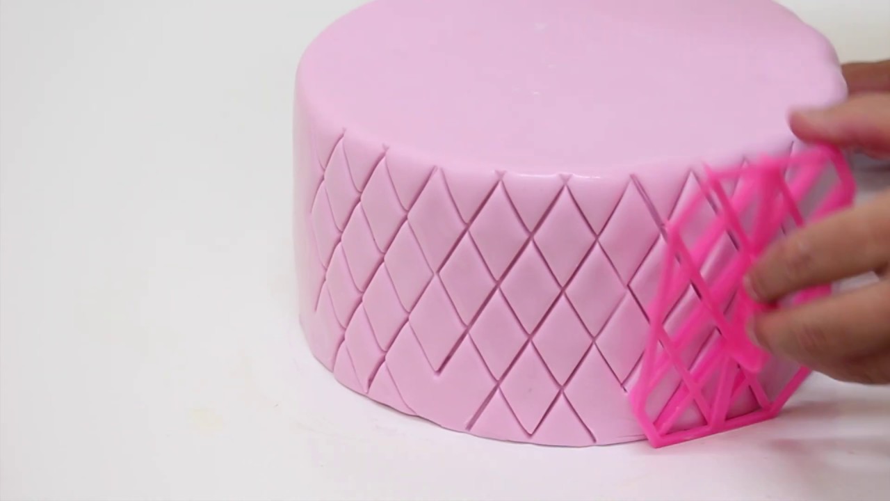 How to get a easy QUILT pattern on fondant!
