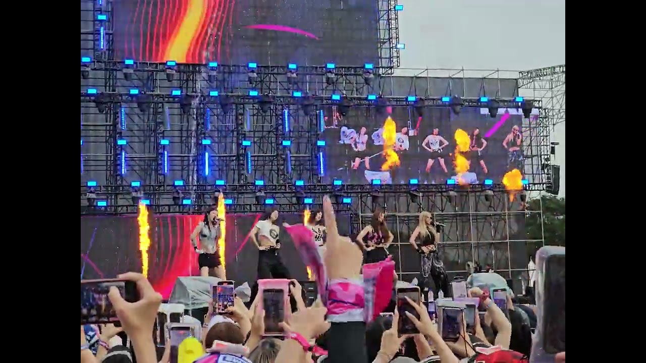 Up & Down - EXID at Waterbomb 2025 Ho Chi Minh, Nov 16, 2025