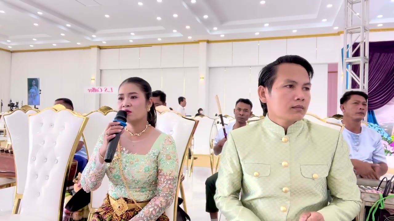 តូចតន់ កំដររោងជ័យលោកមេបា ច្រៀងប្រគុំដោយក្រុមភ្លេង នាយ អេតចាយ ខេត្តត្បូងឃ្មុំ 