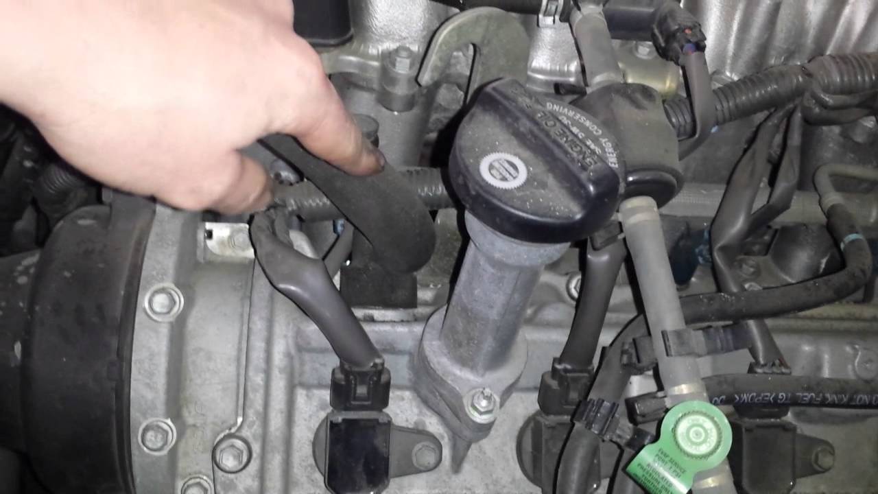 Выбросы Toyota Tundra: расположение адсорбера EVAP, клапана PCV, клапана EVAP, датчиков O2