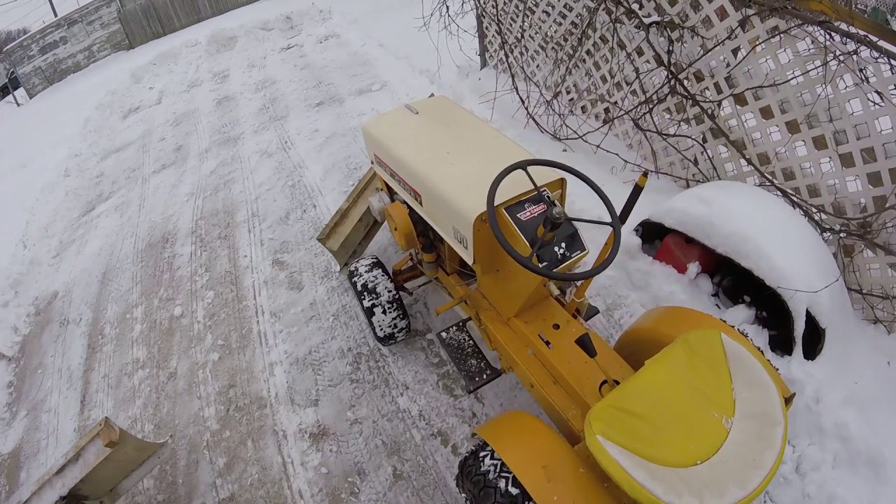 Cub cadet plowing snow agen lol