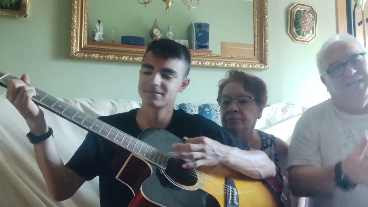 Coge la guitarra Kiko veneno  con mis tíos en directo elrikkk 24-8-2024