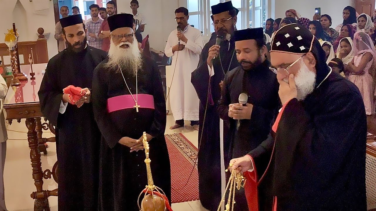 സ്ഥാനാരോഹണത്തിന് മുമ്പായി നിയുക്ത കാതോലിക്ക  പെരുമ്പള്ളി തിരുമേനിയുടെ കബറിൽ പ്രാർത്ഥന അർപ്പിച്ചു.