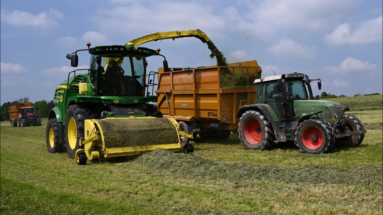 Silage 2024 - Lifting Grass with John Deere 8600i and Case IH, Fendt & John Deere 6210R