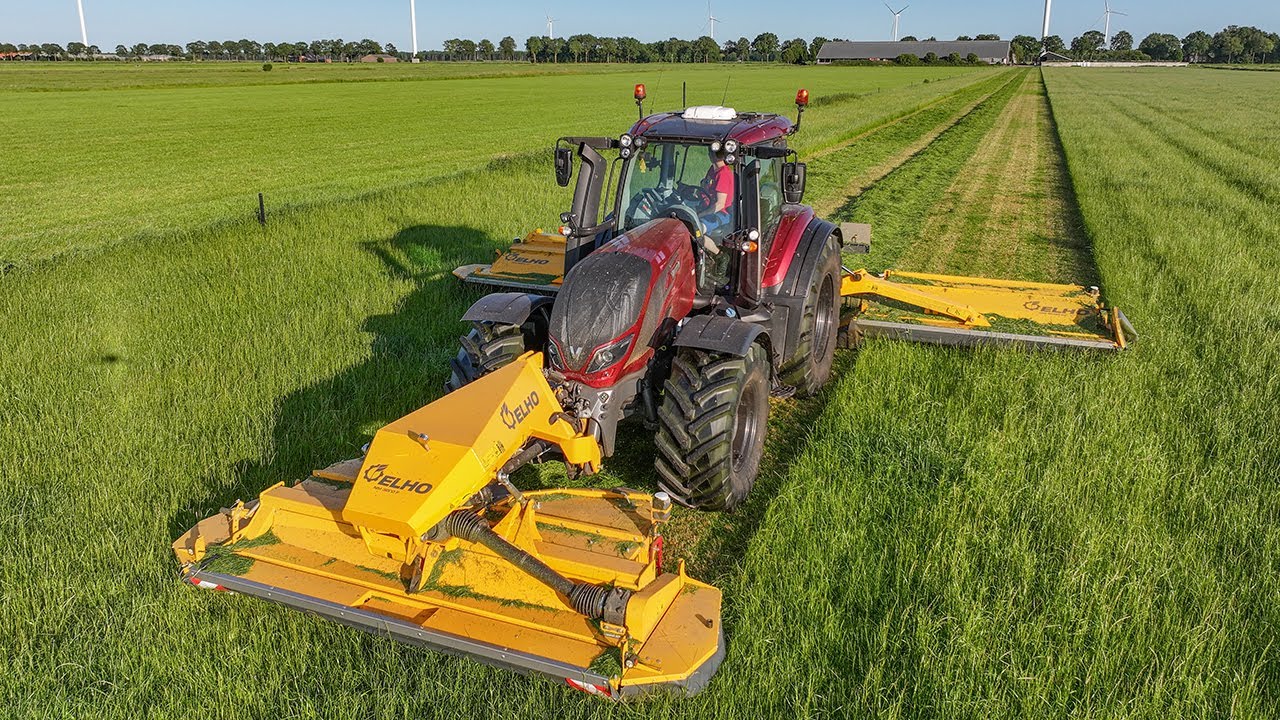 Primeur in Nederland: de eerste ELHO maaicombinatie met zwadafleg | Valtra T234 | Mowing grass