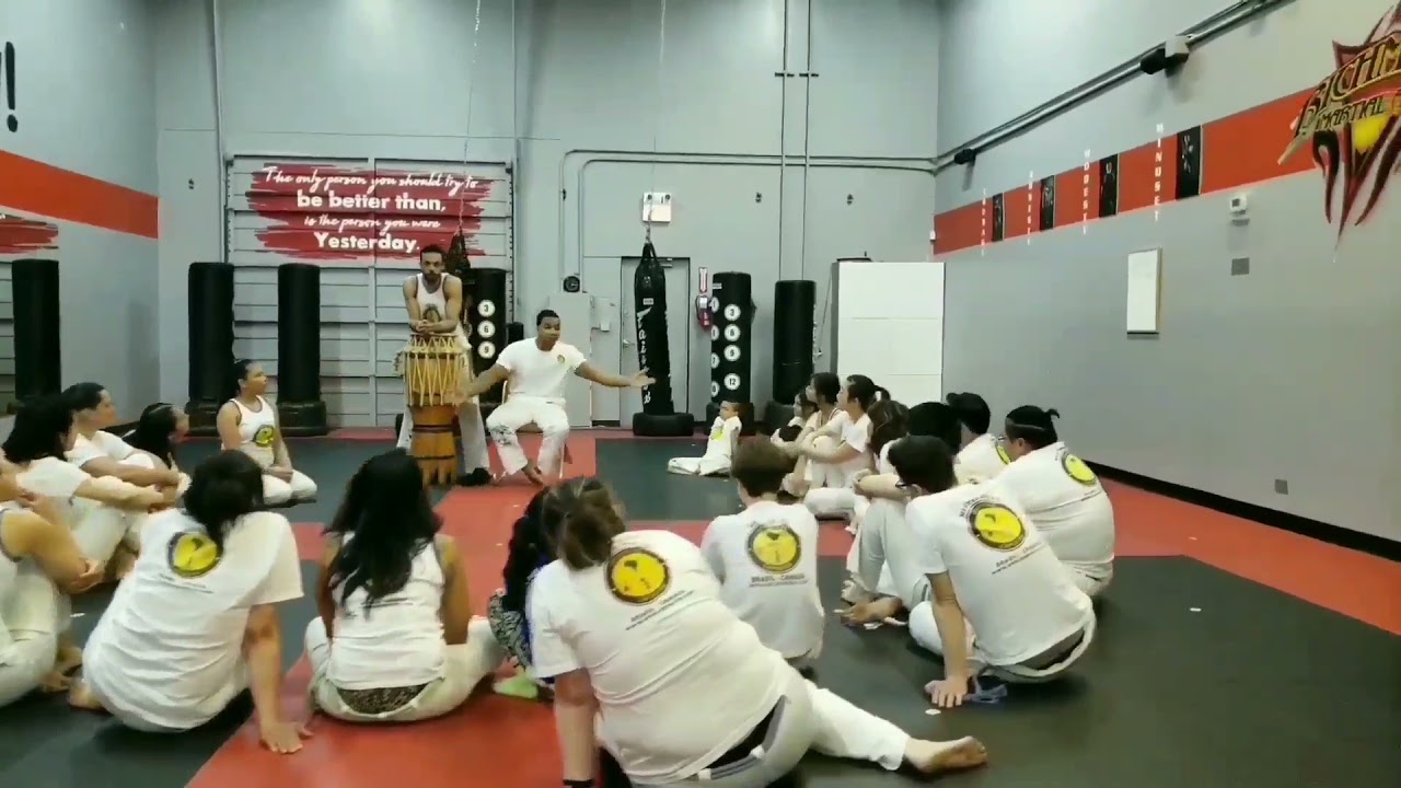 Maculel&ecirc; workshop with Mestrando Barr&atilde;ozinho
