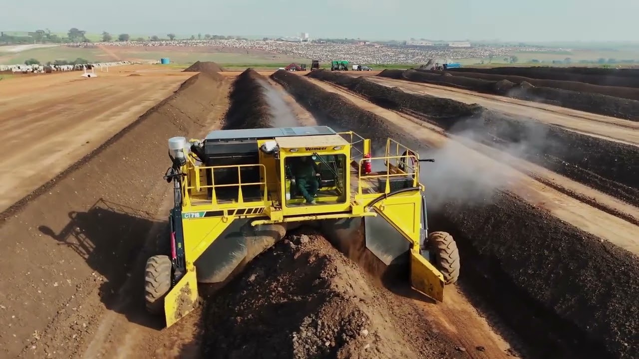 Transforme resíduos em composto de qualidade com o Compostador CT718 Vermeer