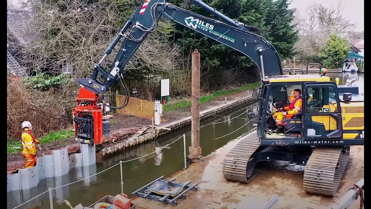 Neatishead Staithe Public Mooring Refurbishment  - Movax Side Grip Pile Driver