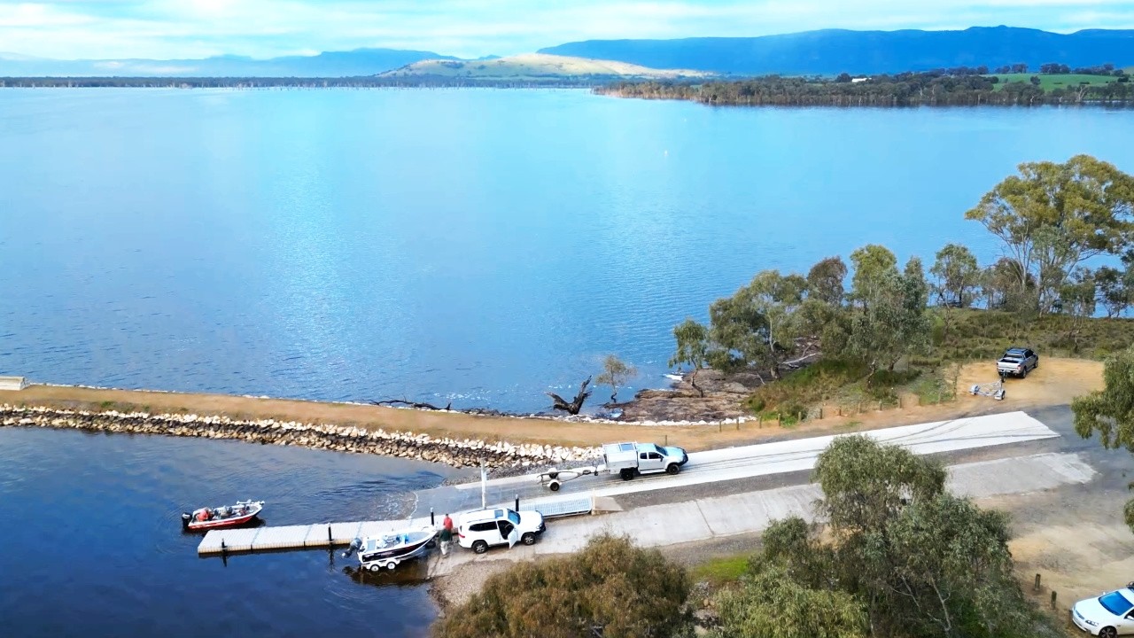 Fishing Lake Lonsdale | Epic Grampians Adventure in Victoria !!
