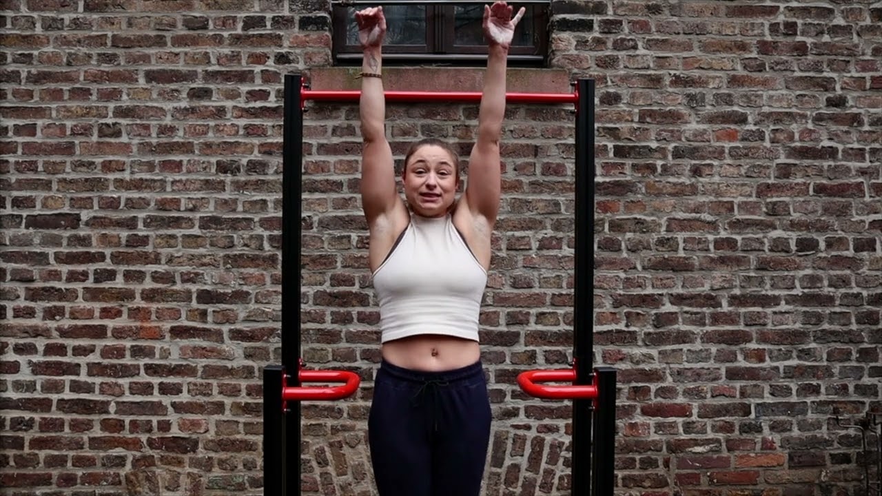 FIT mit FITNESSKIT - Pullups mit Monique König
