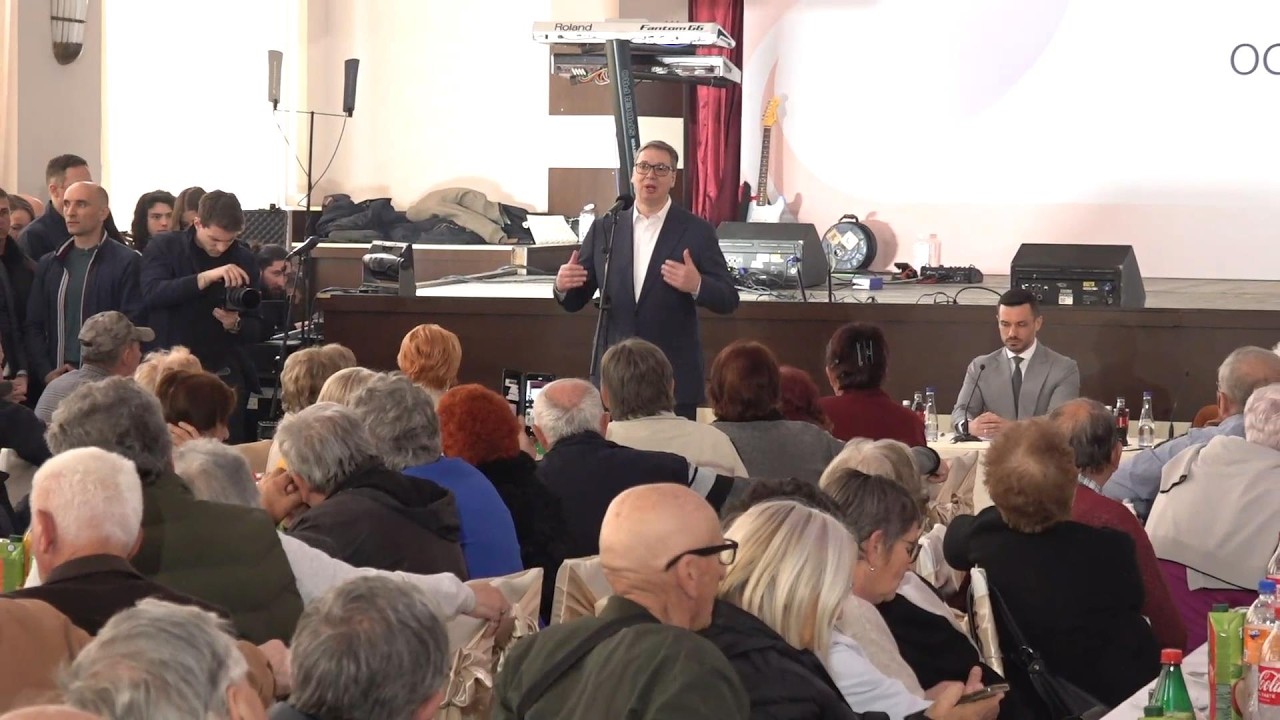 Predsednik Vučić na druženju sa penzionerima u Sevojnu