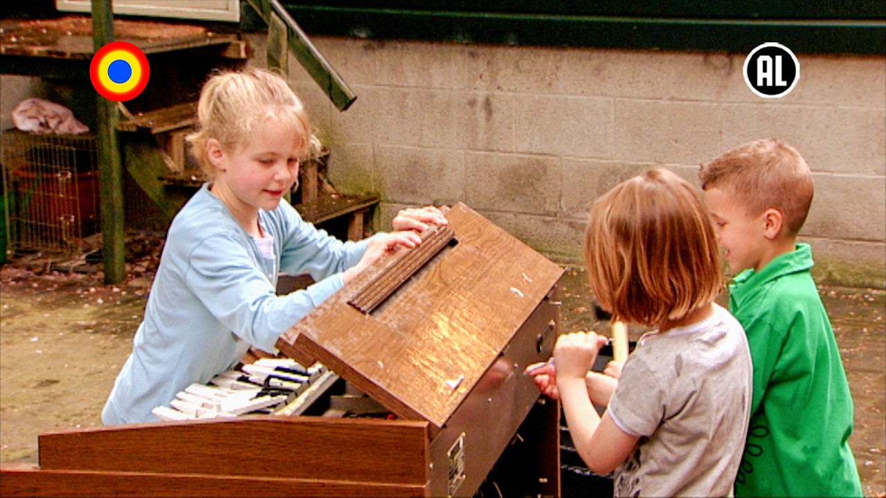 Weet jij welk muziek instrument er uit elkaar gehaald wordt? | UIT-ME-KAAR | Kindertijd KRO-NCRV