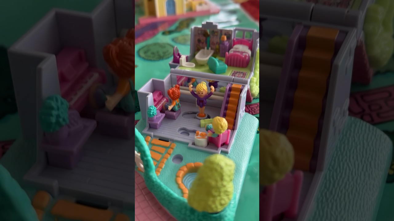 Vintage Polly Pocket Pollyville Dance Studio by Bluebird 1995 #pollypocket #90stoys