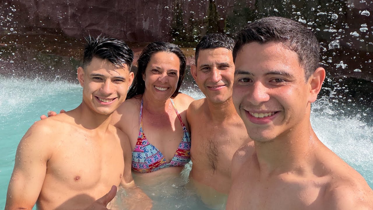 PARQUE E PRAINHA DE SÃO LOURENÇO/MG A FAMÍLIA DO TATU AVENTUREIRO AFOGADO NO RASO 