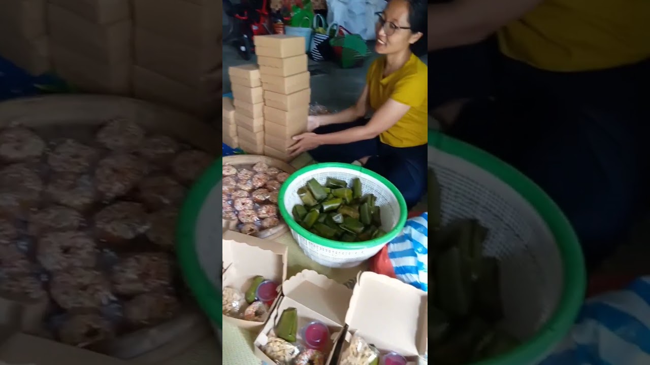 REWANG BERSAMA IBU IBU DALAM ACARA SETAHUNAN