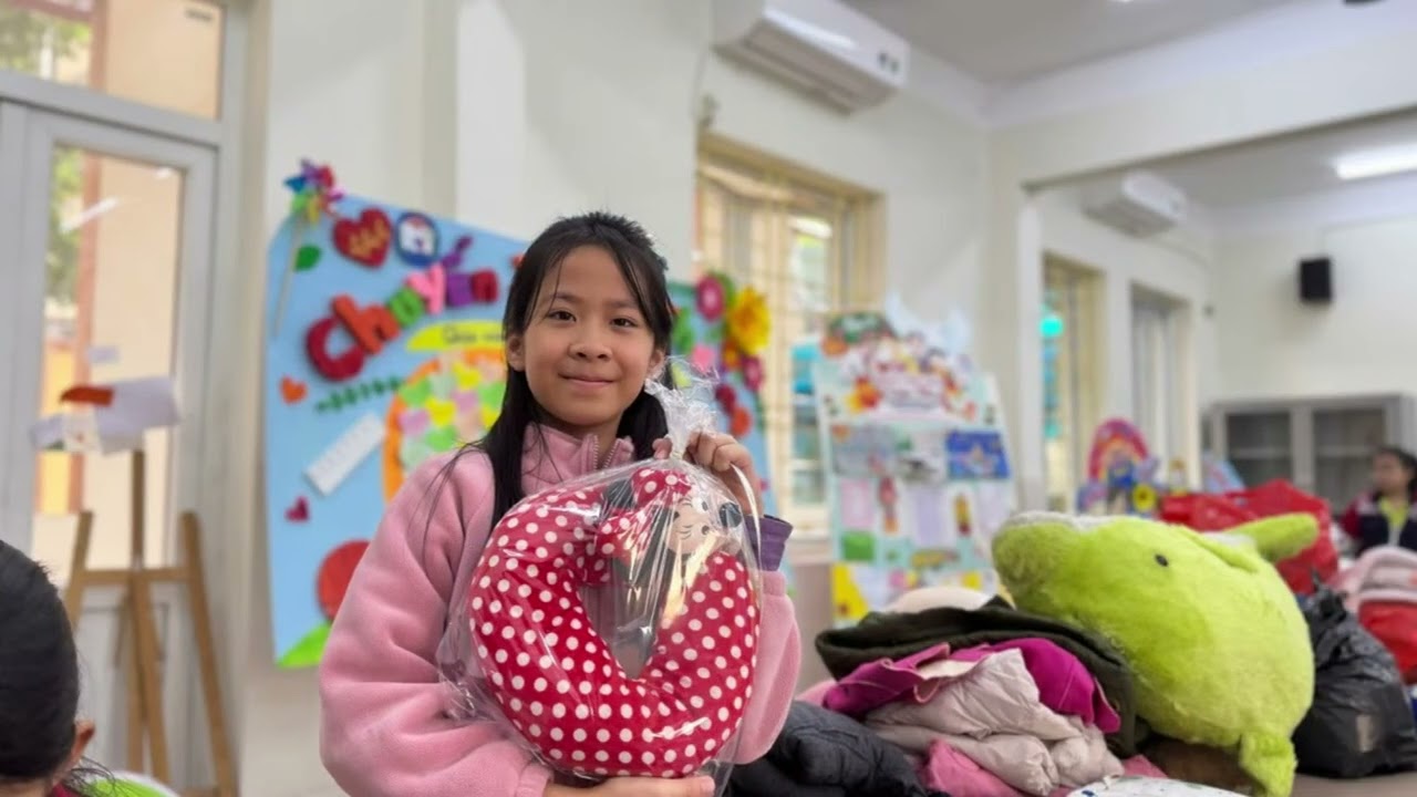 YÊU THƯƠNG ẤM ÁP GỬI KHUỔI BON Những ngày qua, các em học sinh trường Tiểu học Lương Yên