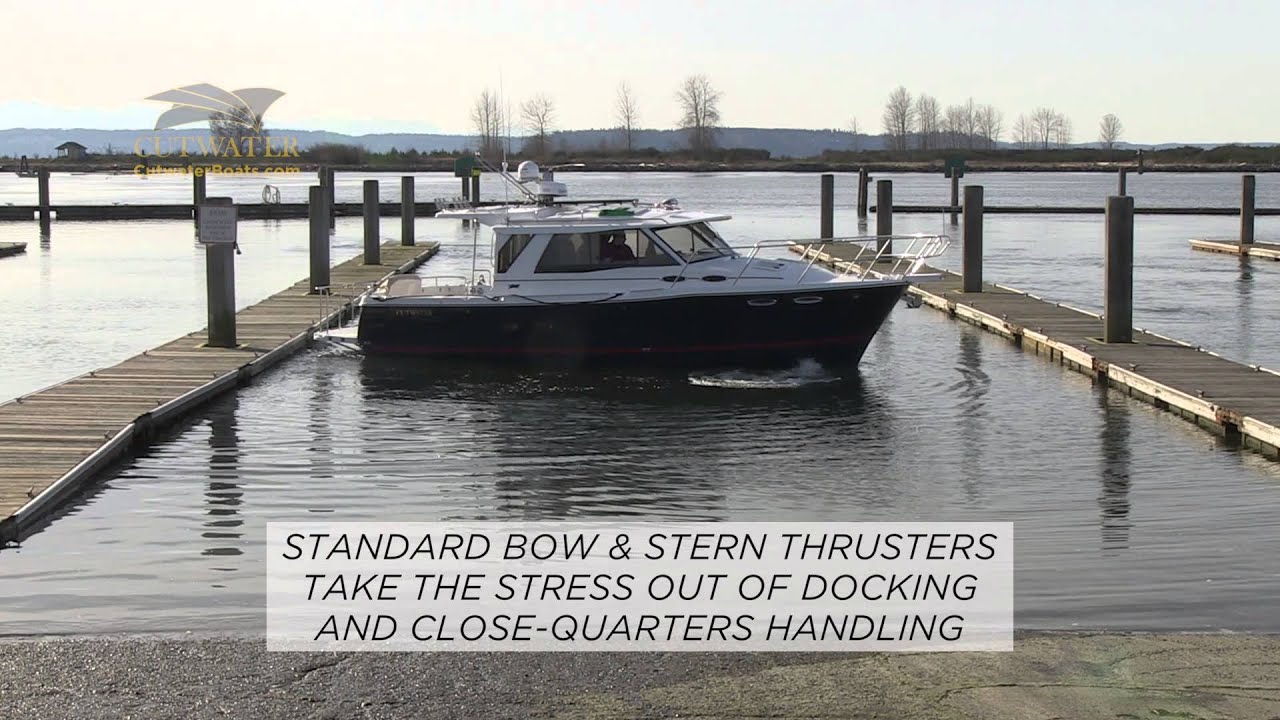 How to Launch & Retrieve the Cutwater 30 - FACTORY TECH - DIY