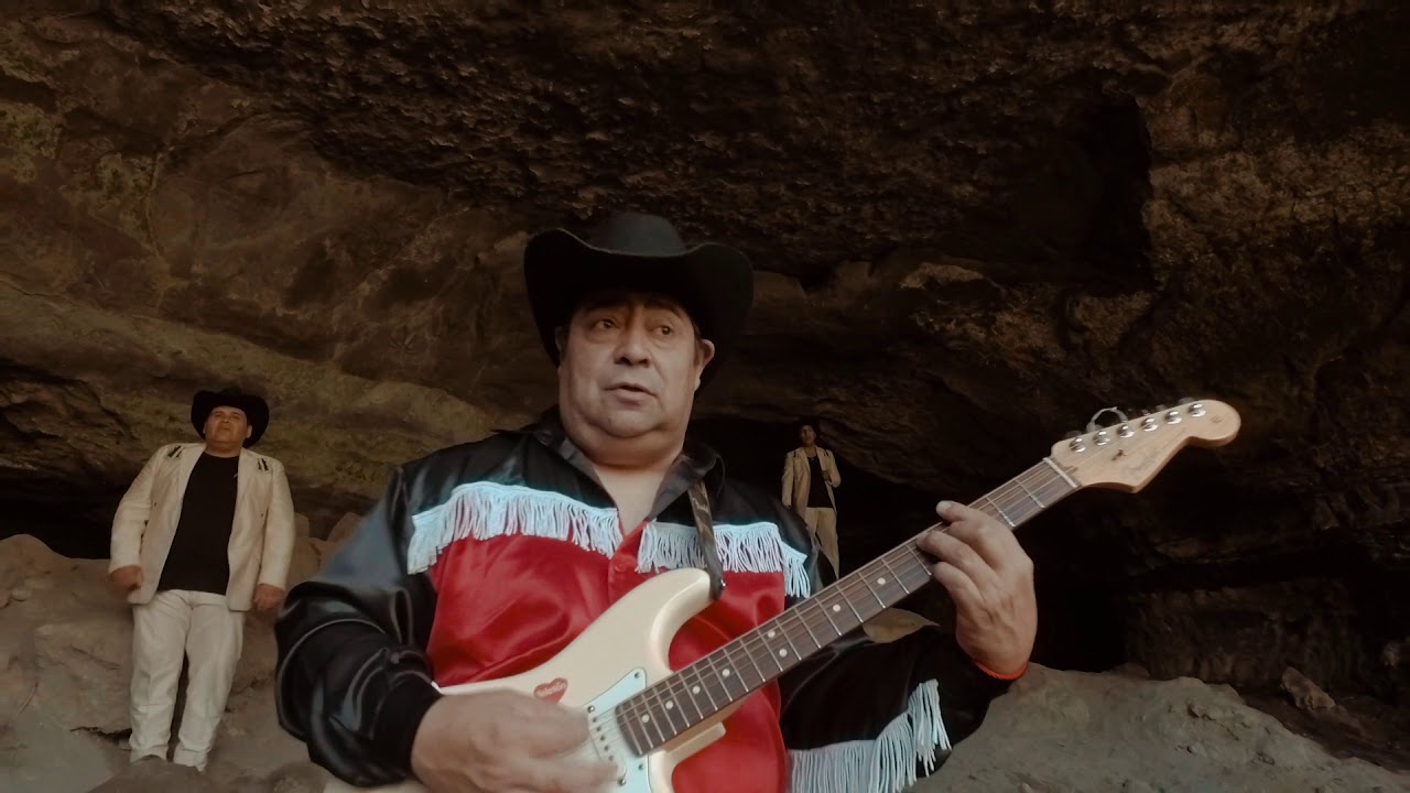 LOS CHARROS DE LUCHITO Y RAFAEL - SIMPÁTICA Y MUY BONITA