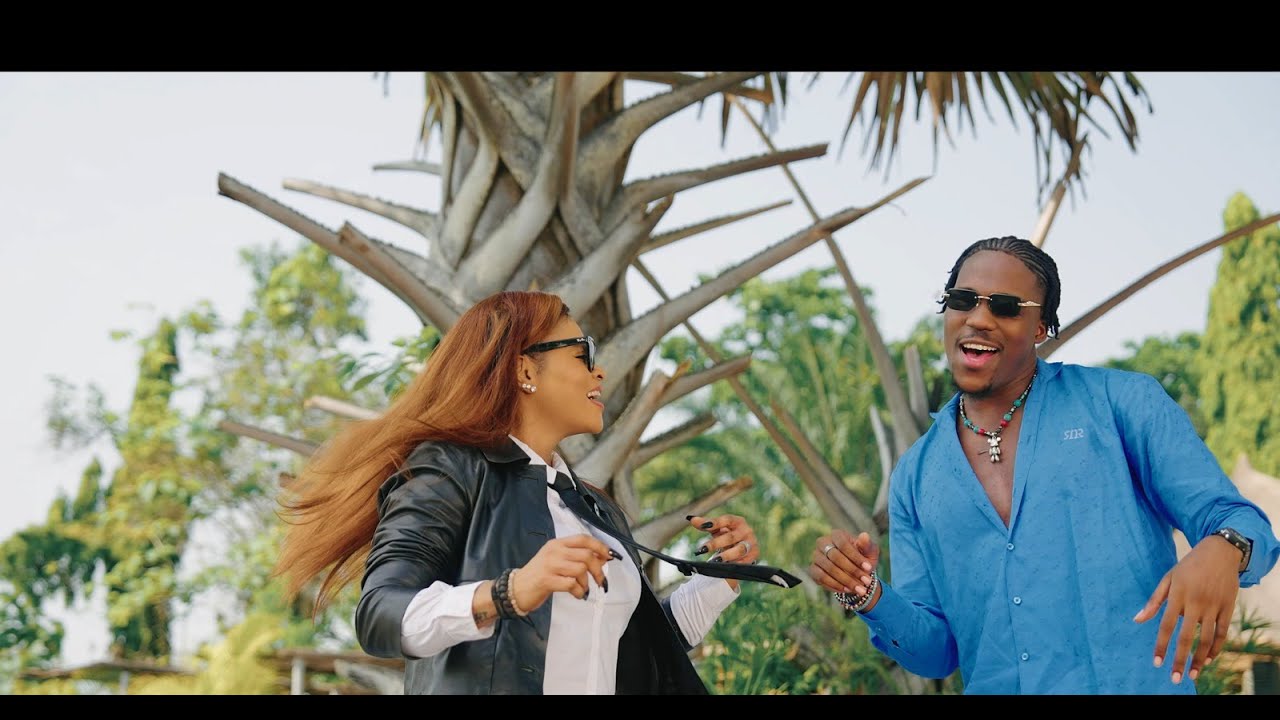 ZEYNAB FT AXEL MERRYL- LAISSE MOI T'AIMER (Clip officiel) - Fekemaprod 2025