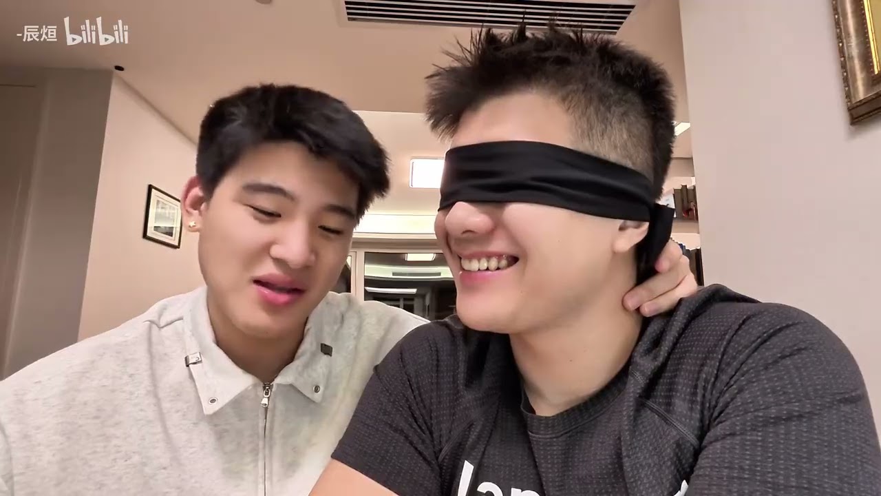 Fruit Challenge with XingXing & ChenChen Couple