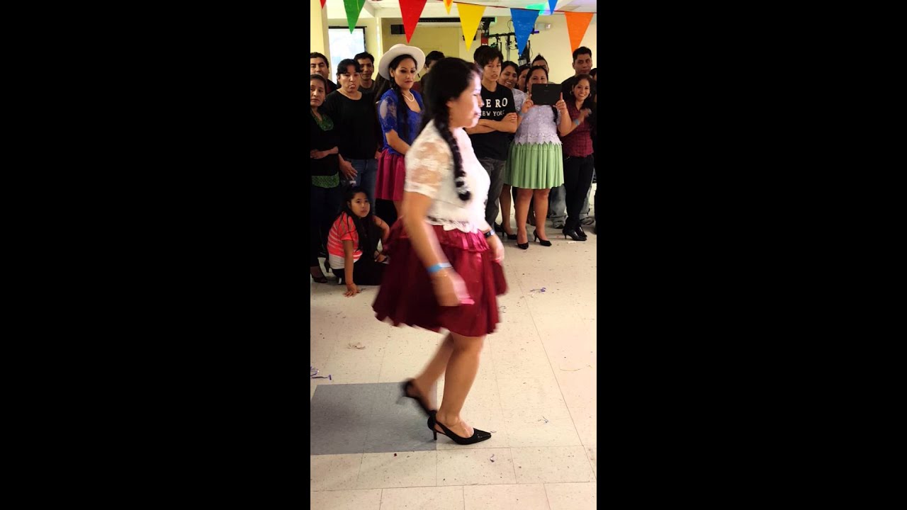 Concurso de zapateo con las kjochalitas de cochabamba